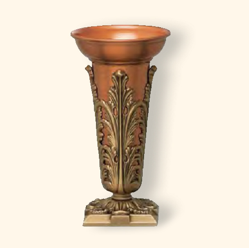 Ваза из бронзы 01786/15